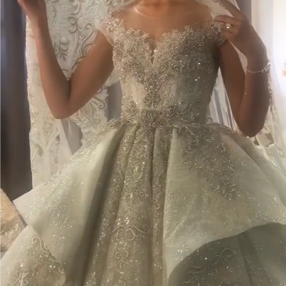 Wedding dress - custom made to fit sizes 2,4,6. - Picture 7 of 7